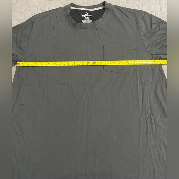 🔴2/$10 SALE🔴 Mountain Ridge Men’s T-shirt Size XL - Picture 3 of 4